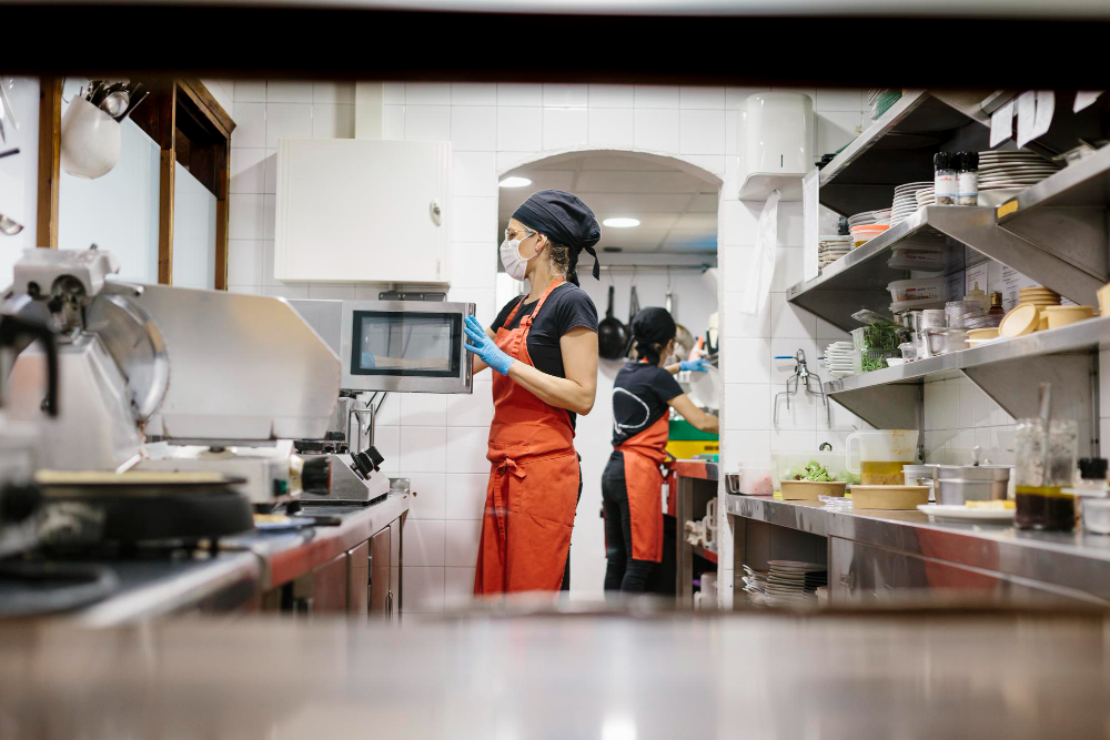 Vale a pena investir em prateleira de inox para cozinha?